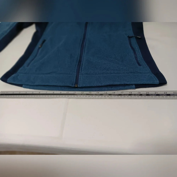 Mammut Full Zip Midlayer Jacket.  Ladies size L - Picture 10 of 13